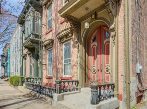 1 Mi to Dtwn: Apartment in Schenectady