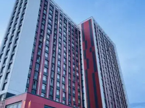 Esil Plaza Apartments c видом на Ботанический сад