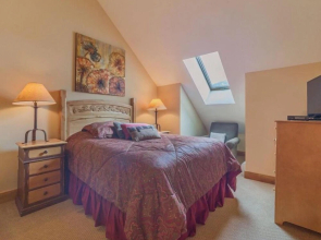 2 Bedroom Colorado Vacation Rental situated in River Run Village Steps from the Summit Express Gondola