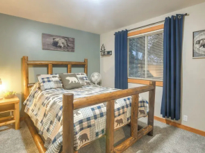 Family Cabin w/ Fire Pit - 25 Miles to Yellowstone