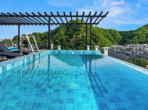 New 1 BR Condo - Rooftop Pool - Romantic Zone