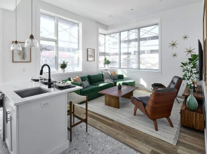 Hoboken Bright Elegant Loft Steps to NYC