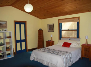Candlebark Retreat