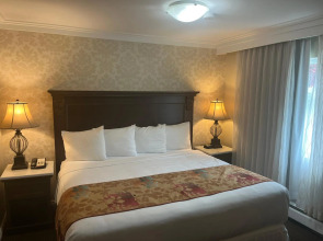 Arbutus Inn