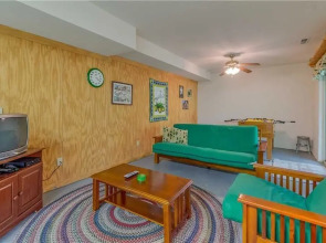 Misty View 2 Bedroom Home with Hot Tub