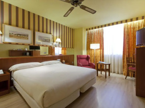 Отель Ilunion Les Corts Spa