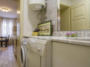 Central apartment with garage