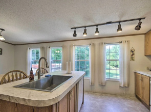 Shenandoah River Getaway < 9 Mi to Downtown Luray!