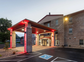 Super 8 Cloverdale