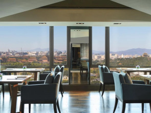 Отель Renaissance Beijing Wangfujing Hotel