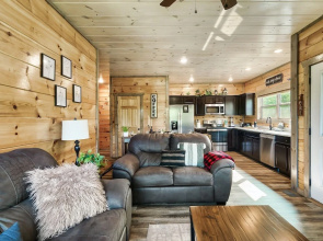 Eagle Splash Vista| Pool Projector, Pet Friendly, Game Room