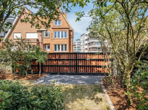 Villa in Koksijde With Sunny Garden