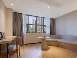 Shiyue Hotel (Gaoxian Fortune Center Store)(十玥酒店（高县财富中心店）)