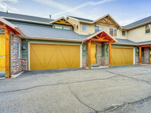 Hot Tub & Mtn-view Deck: Townhome in Eden