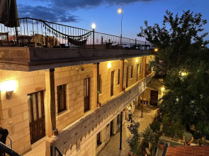 Anatolia Raymonde Cave House