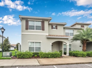 Amazing Story Lake Town Home Sleeps 11 5 Bedroom Townhouse by Redawning