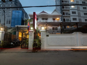 Poolside Villa - Hostel