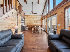 Dog Friendly Views Hot Tub Close to PF Gsmnp