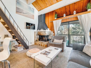 1 Mi to Lake Tahoe: Condo w/ Pool Access