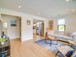 Beautiful Cape May Cottage: Walk to Beach & Mall!