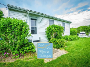 Premier Waterfront Cottage 3