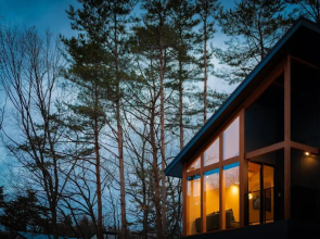 Black Crane Chalet by Hakuba White Fox Company