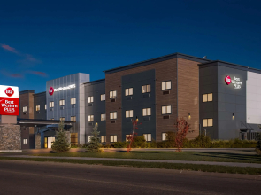 Best Western Plus Winkler