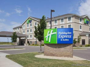 Holiday Inn Express Hotel & Suites Rogers by IHG