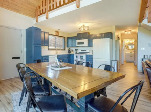 Stylish Angel Fire Cabin w/ Deck - 2 Mi to Ski Mtn
