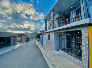 La Fuente House Hostel