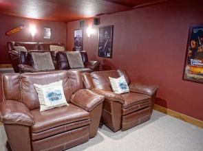 1835 Gore Creek Dr W - 6 Br Home