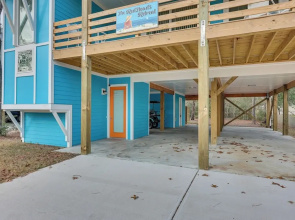 Oak Island Fall Getaway: Coastal Home & Deck