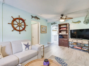6 Mi to Beach: Riverfront Home in Ruskin!