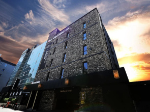 A-vant Hotel