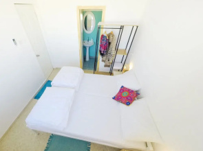 The White Hill Guest House - Hostel
