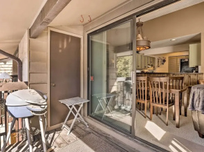 Inviting Mountain Condo w/ Balcony in Vail Valley!