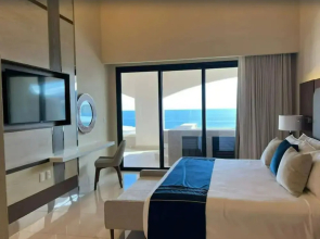 2BD Villa La Valencia Ocean View 5 Star Resort