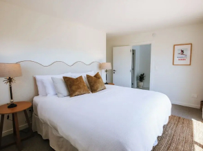 Penshurst - Lake Views - Sleeps 8