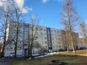 Open concept 1-bedroom apartment.