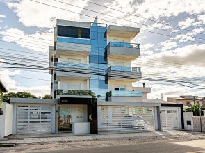 Apto Amplo Com Suíte Na Praia Do Santinho Sbr304