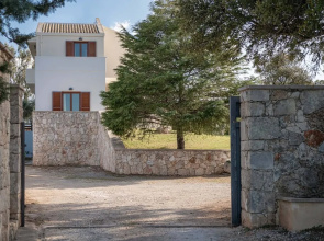 Tuscany Villa Near Marathi Beach 13pl 5bd
