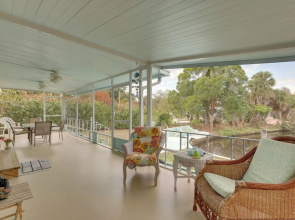 Paddle on the River! Waterfront Retreat in Stuart