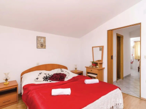 Awesome Home in Plat With Wifi and 1 Bedrooms