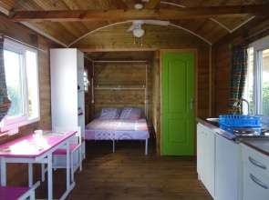 Bungalow With one Bedroom in Le Moule, With Pool Access, Enclosed Garden and Wifi - 7 km From the Beach