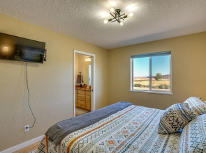 Moab Home w/ Pool - 14 Mi to Arches National Park!