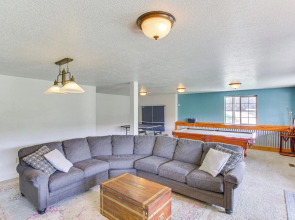 Massive Cabin w/ Game Room, 1 Mi to Bear Lake