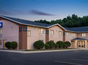 Baymont Inn & Suites by Wyndham Swanton/Toledo Airport