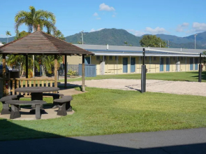 Tropicana Lodge