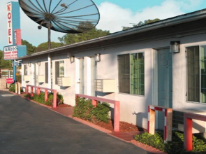 Walls Motel Long Beach