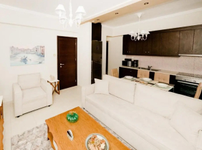 Best House, Ellinou Stratiotou, Ayia, Patra